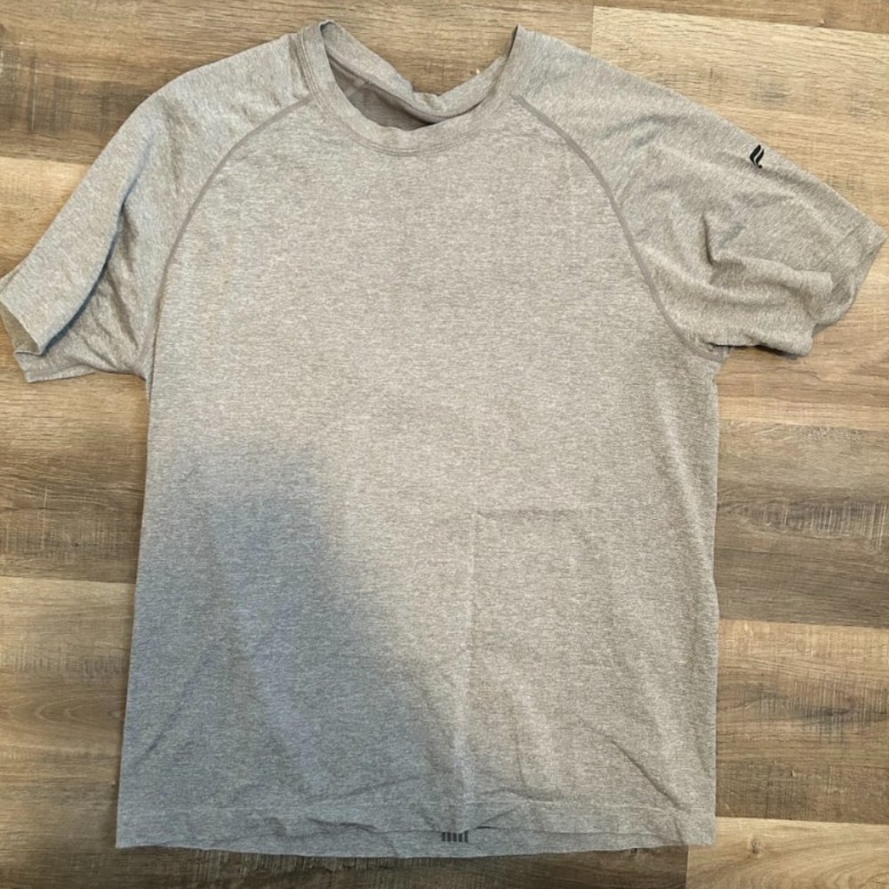 Mens XL Fabletics Grey Workout Shit